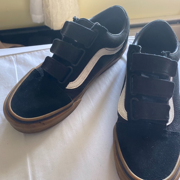 COPY - Black& Brown vans - Picture 1 of 3